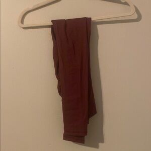 Maroon scrunch butt Leggings